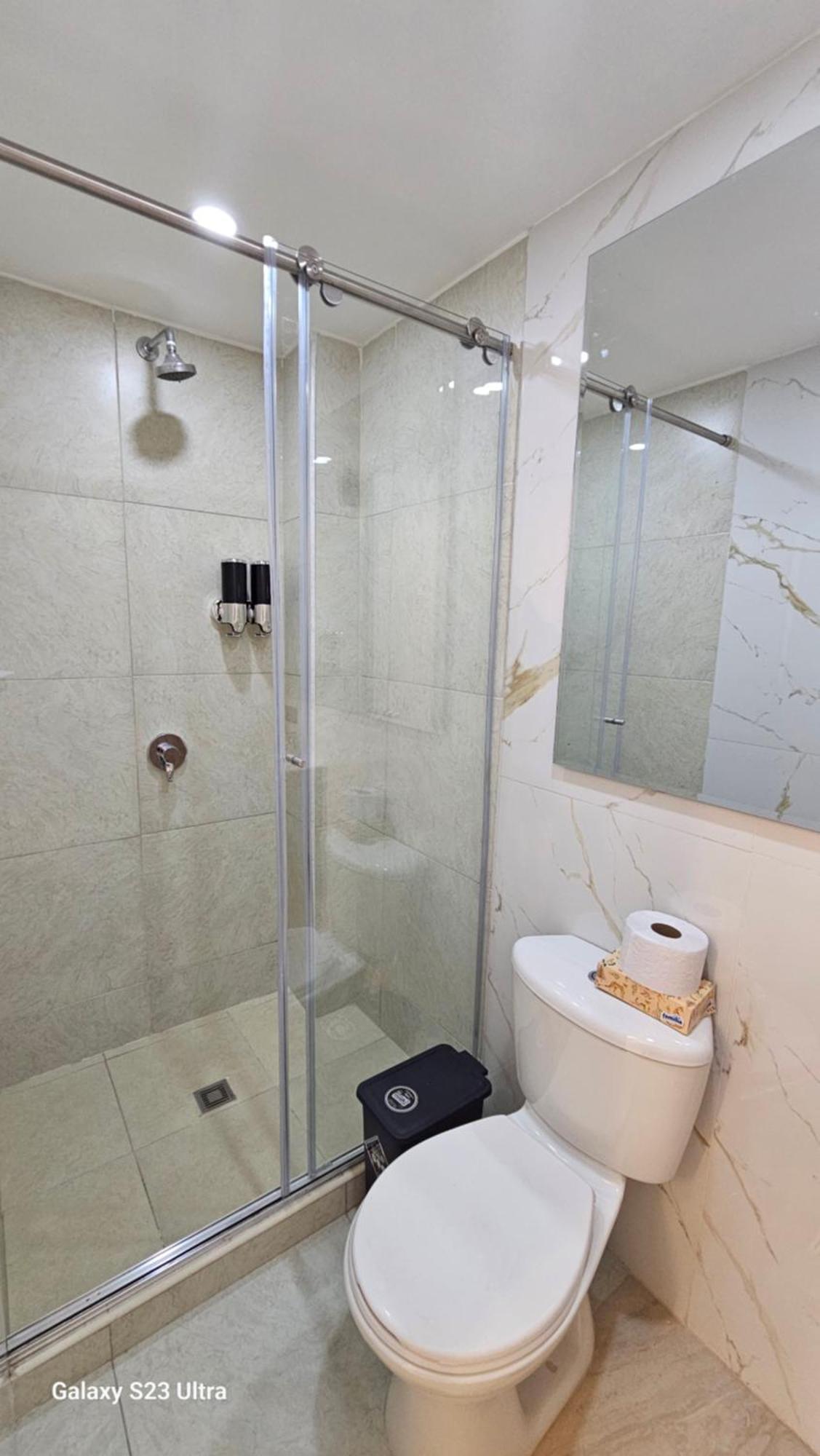 Hotel West Inn Bogota Bagian luar foto